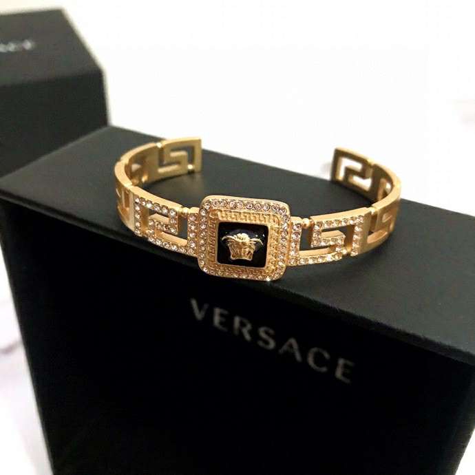 Picture of Versace Bracelet _SKUVersacebracelet12cly2416733